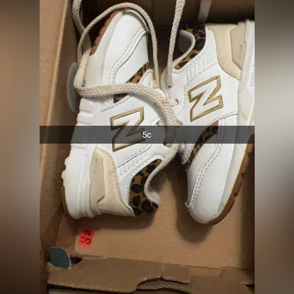 Gently use . No scuff …  semi new . Great condition. I can send video